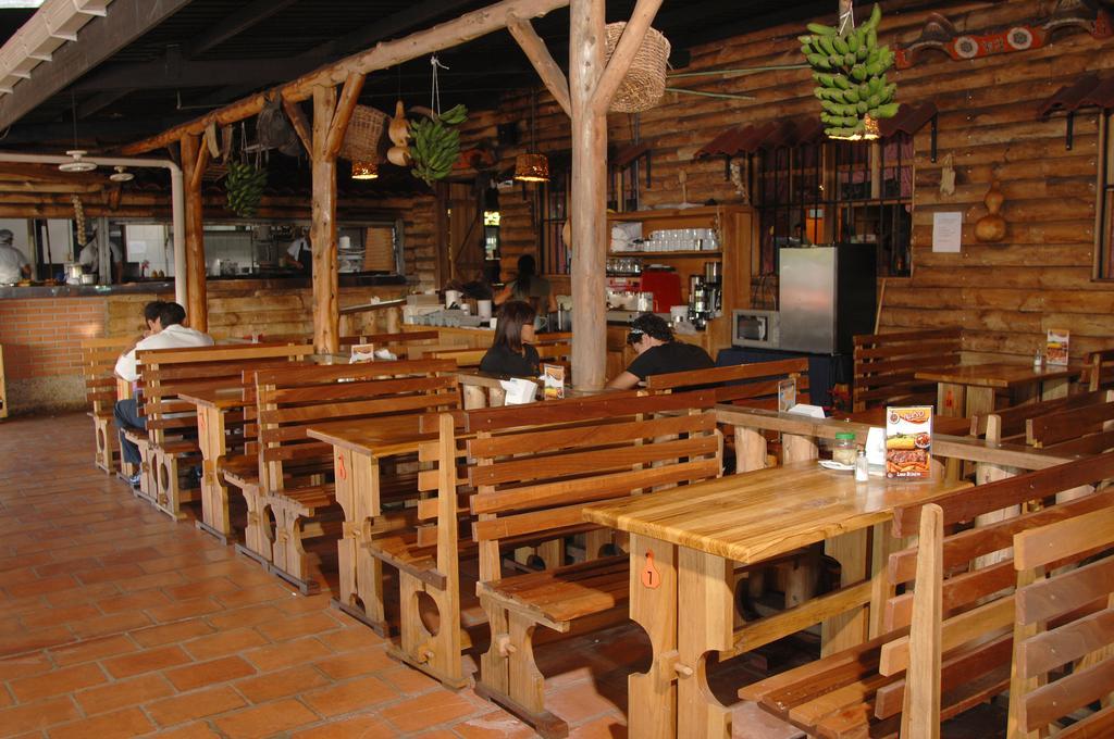 Hotel Las Brumas Cartago Dış mekan fotoğraf