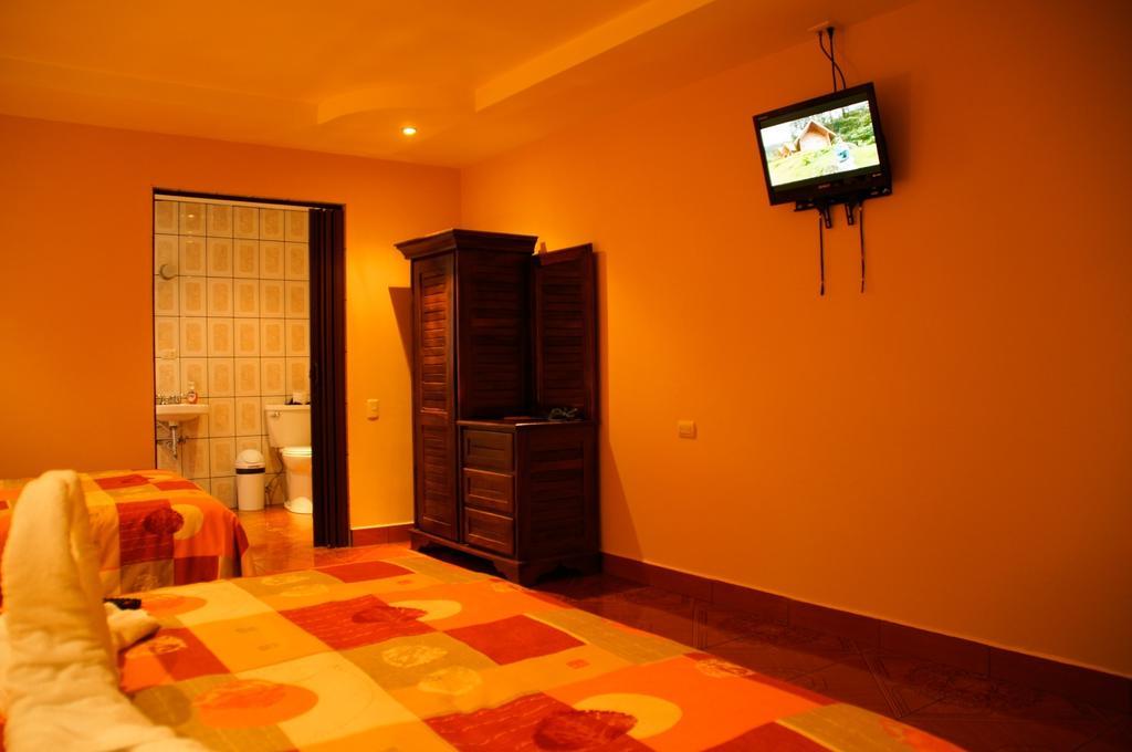 Hotel Las Brumas Cartago Oda fotoğraf