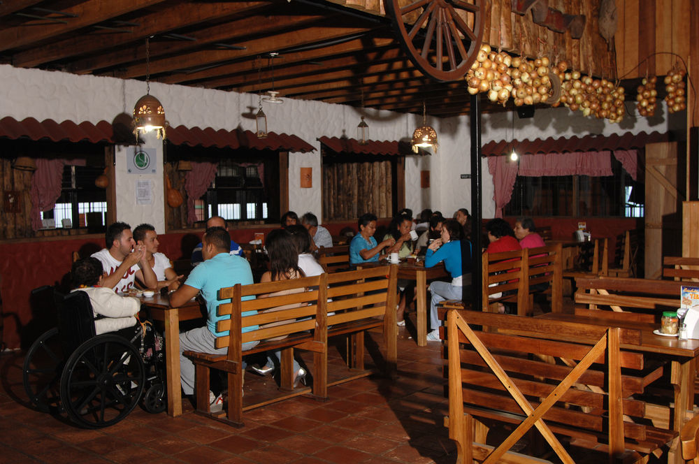 Hotel Las Brumas Cartago Dış mekan fotoğraf